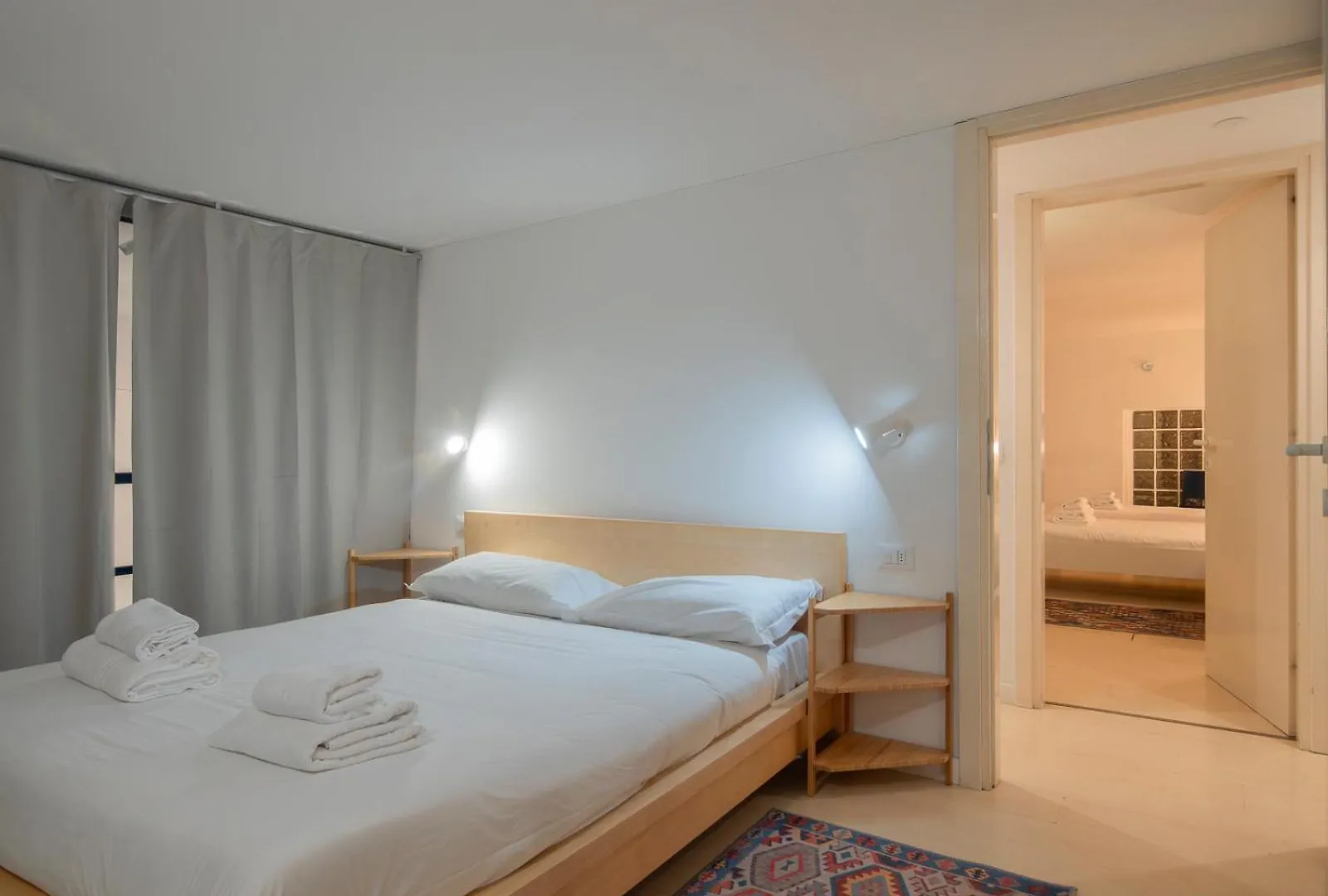 Luxury Apartment - Ausonio 16 Milan 0*,  Italy