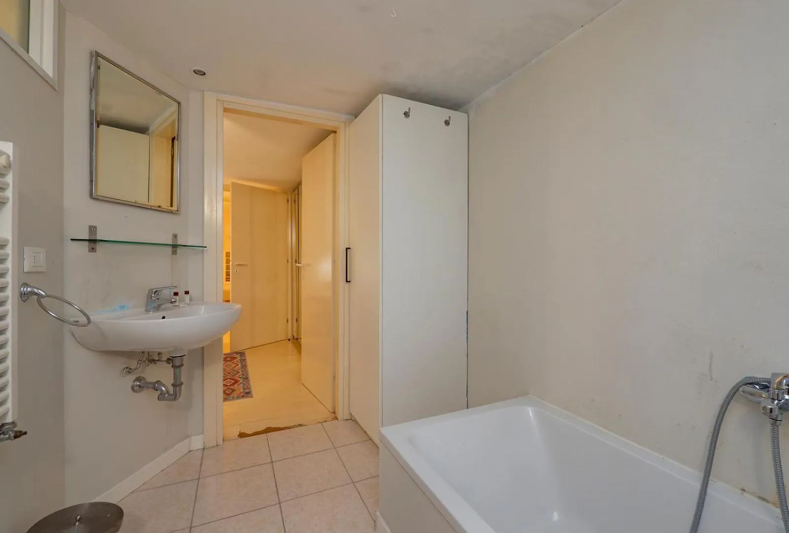 Luxury Apartment - Ausonio 16 Milan 0*,  Italy